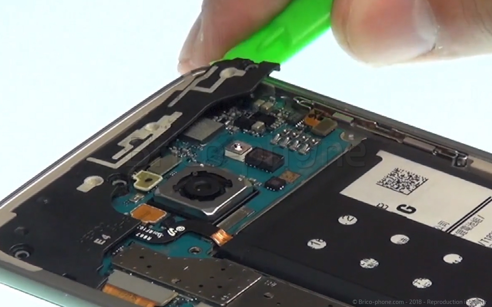 Changement d'écran (vitre+AMOLED) sur Galaxy S7 Edge photo 4